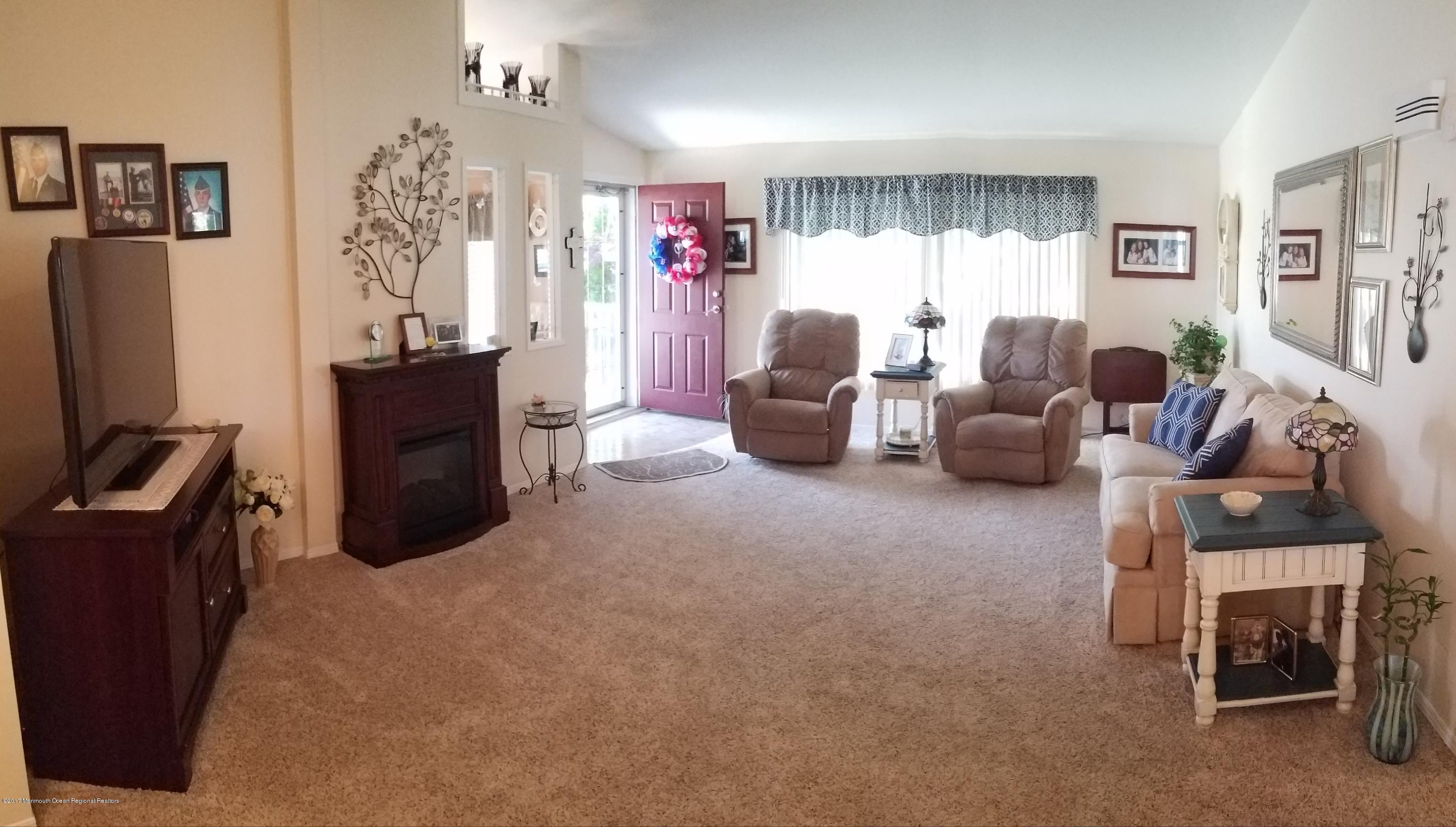 32 Pine Ridge Boulevard Whiting, NJ 08759 - Photo 12 of 26 20170905_152746