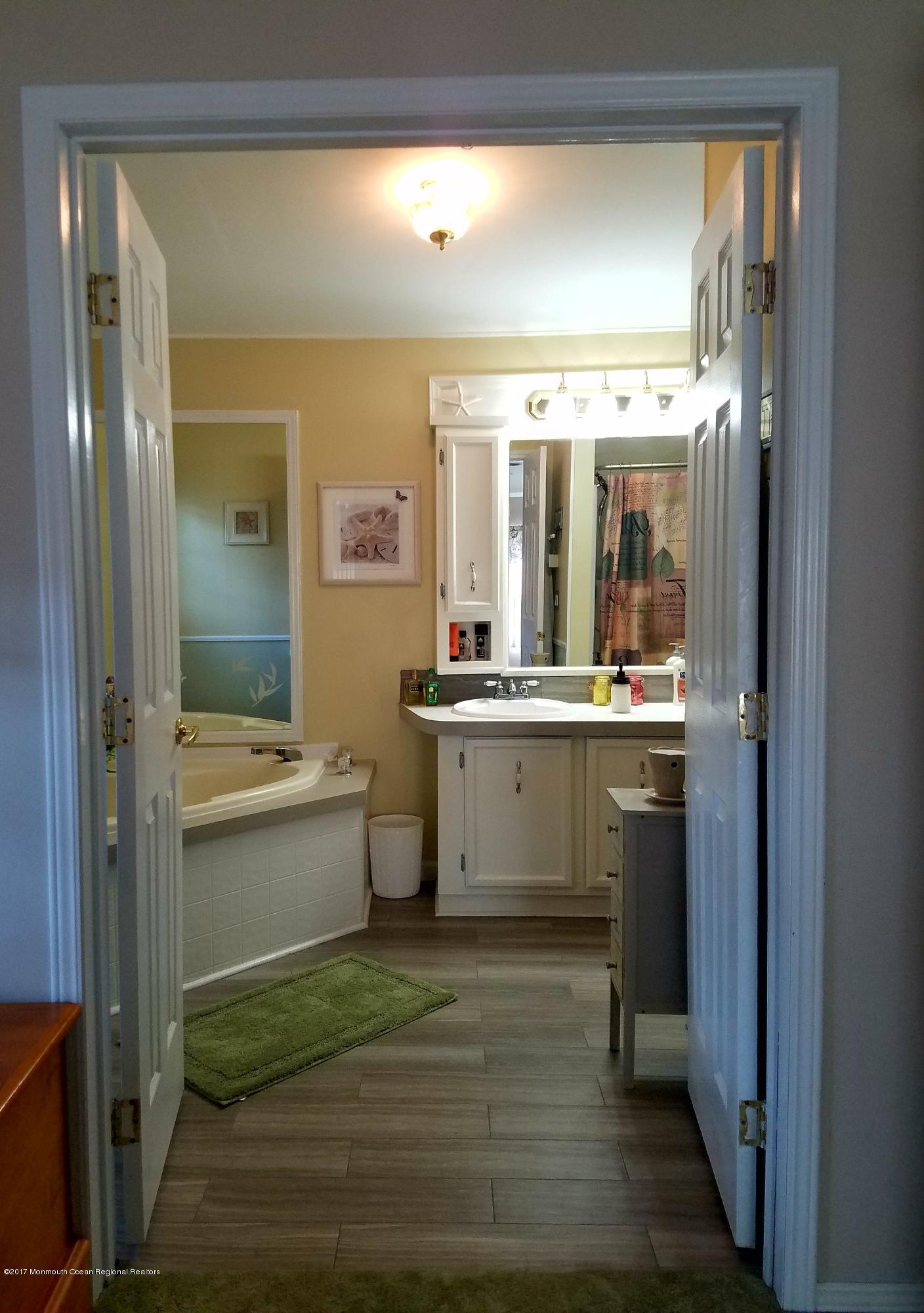 32 Pine Ridge Boulevard Whiting, NJ 08759 - Photo 19 of 26 20170905_153629
