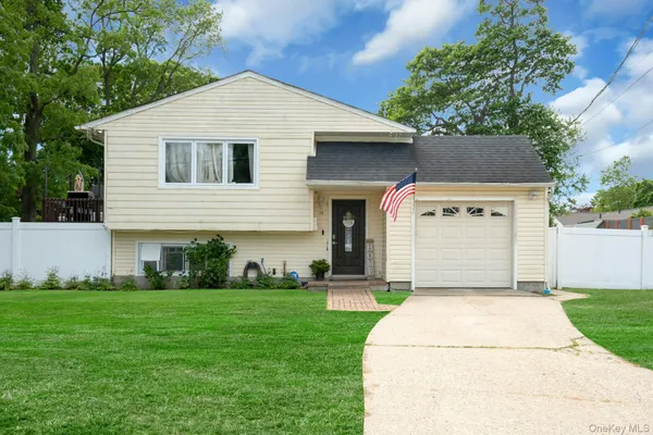 $689,000 | 96 Huron Drive, Bay Shore, NY 11706