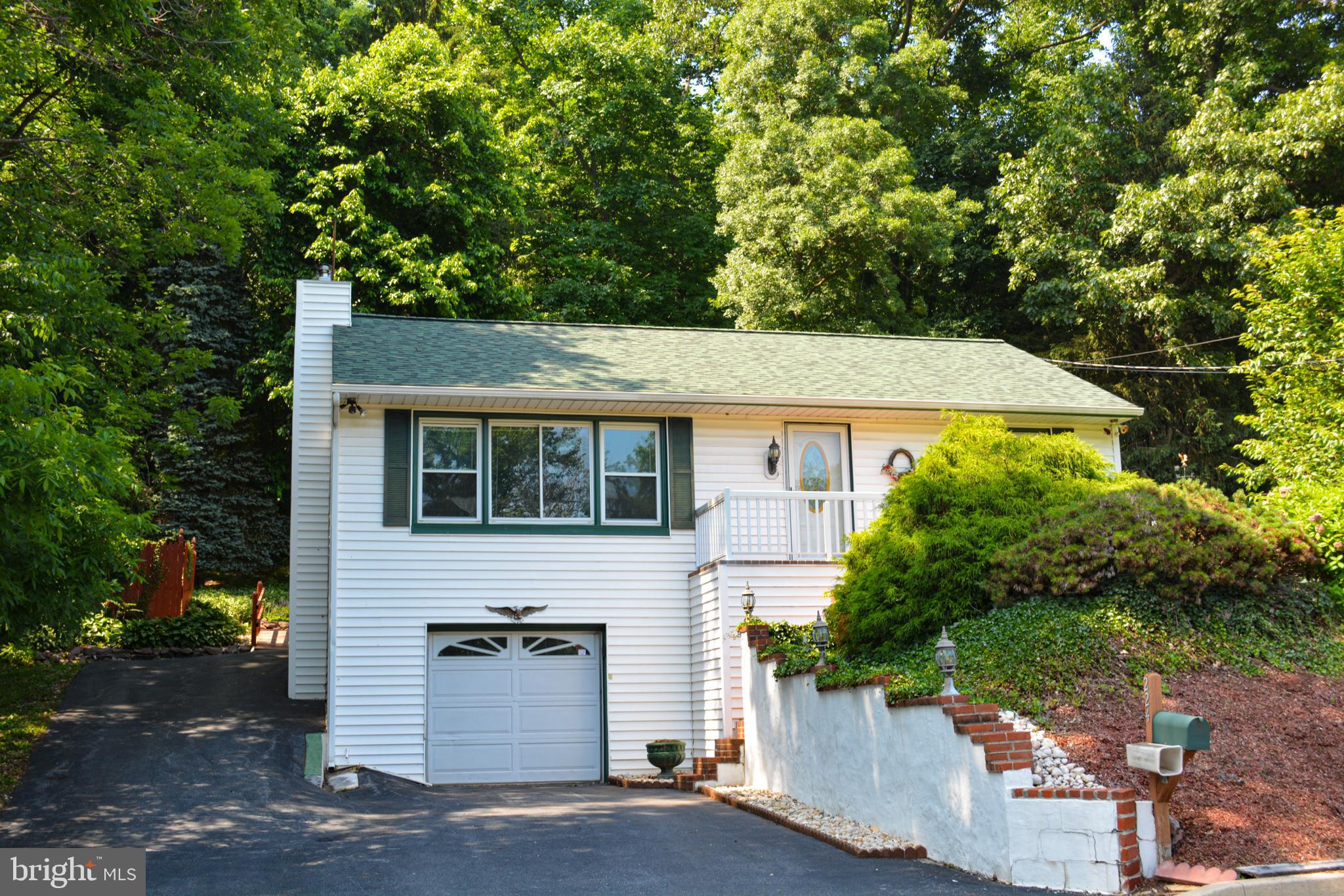 224 Ridge Avenue Ephrata, PA 17522 - Photo 2 of 21 Front of Home