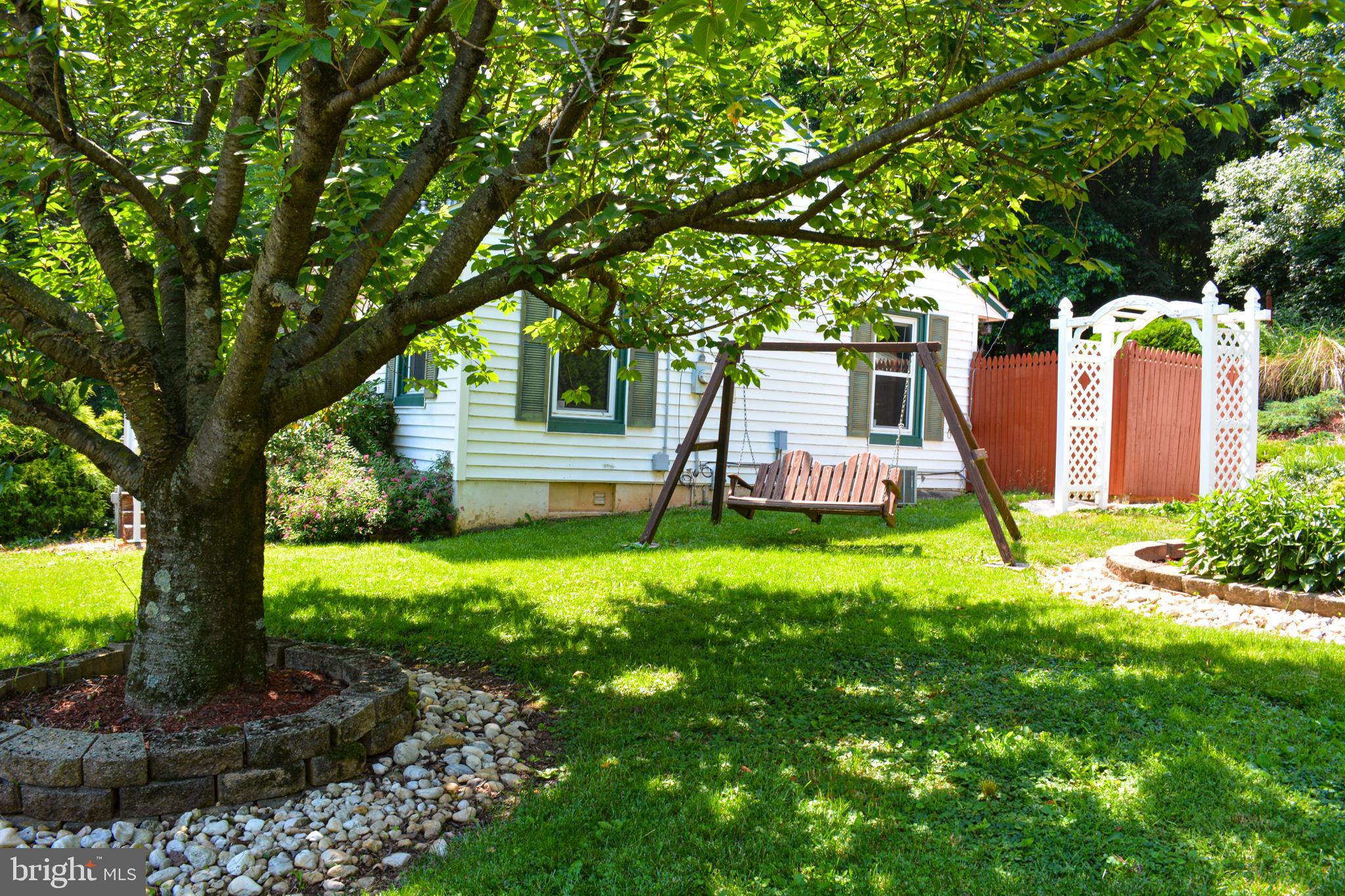 224 Ridge Avenue Ephrata, PA 17522 - Photo 7 of 21 Side Yard