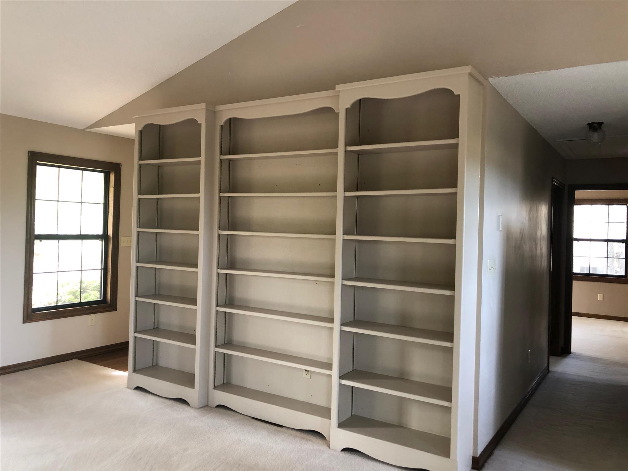 246 Leslie Jamie Road Manchester, TN 37355 - Photo 10 of 23 Built in bookcase