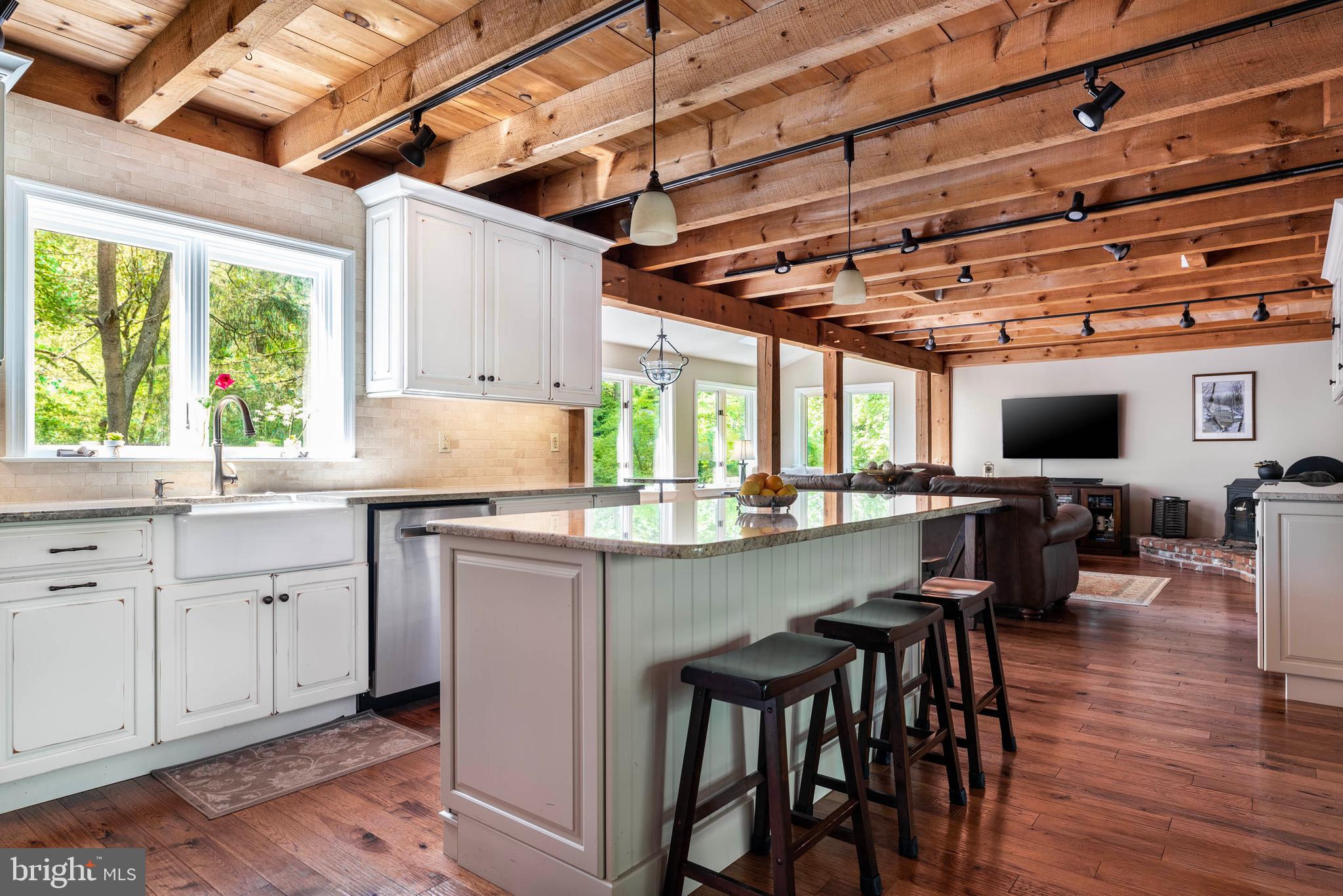 571 Hollow Road Radnor, PA 19087 - Photo 4 of 41