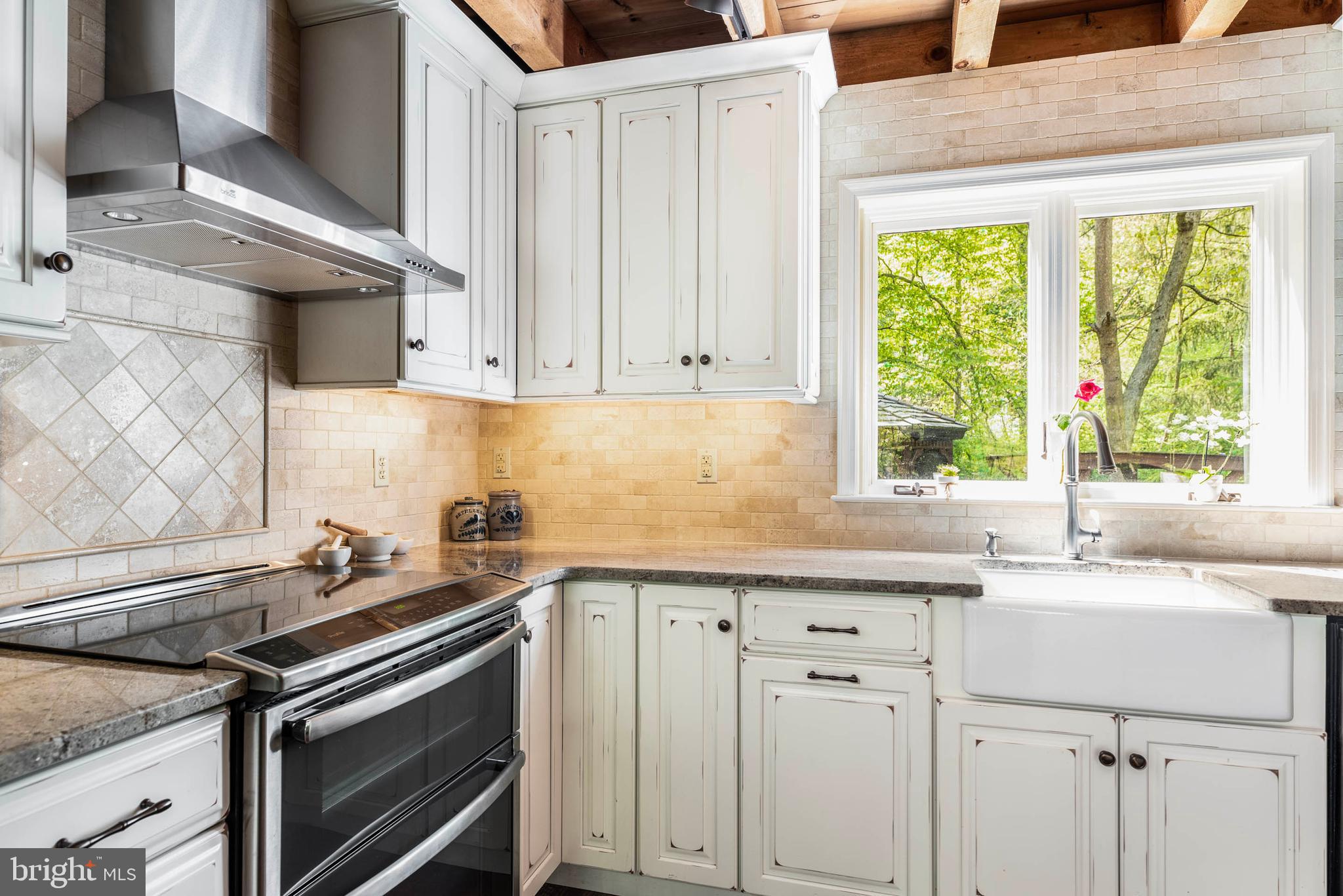 571 Hollow Road Radnor, PA 19087 - Photo 5 of 41