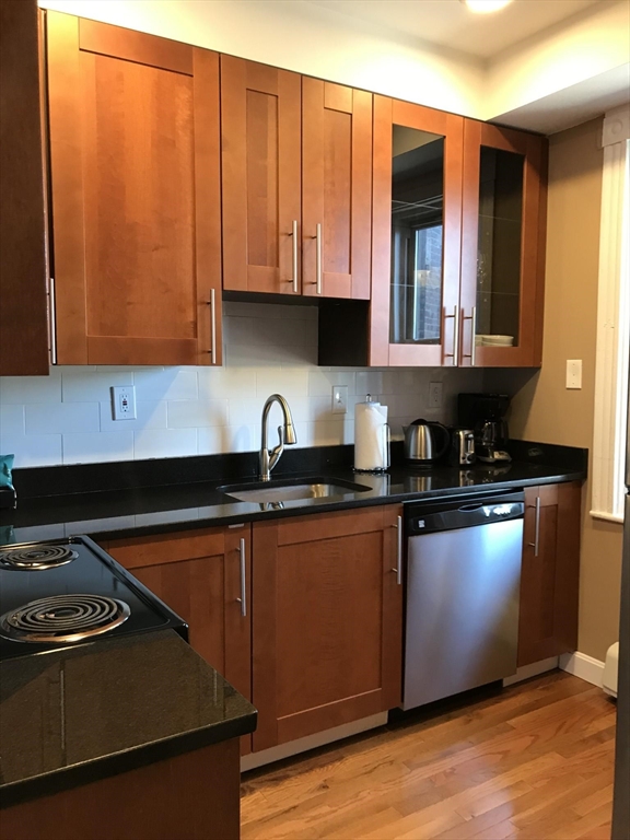 12-13 Bay State Road, Unit 3R Boston, MA 02215 - Photo 3 of 8