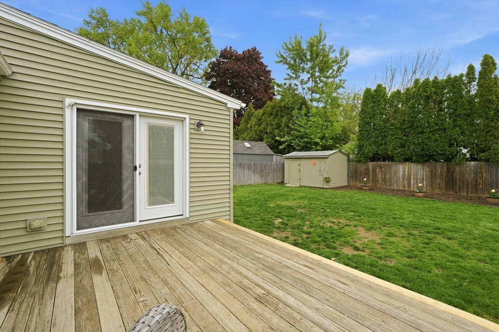 23 Gilman Street Springfield, MA 01118 - Photo 37 of 41