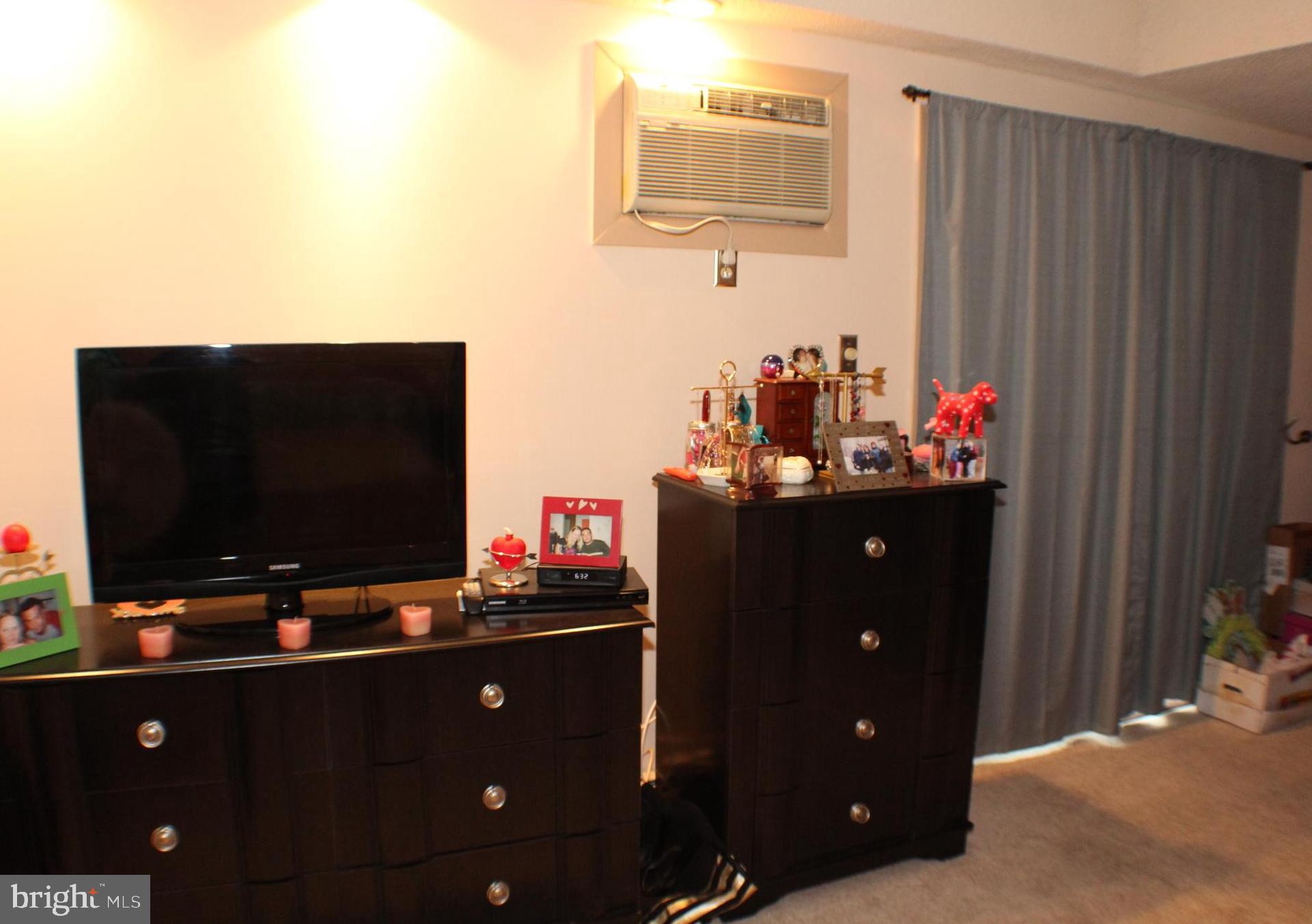 2114 River Road Bensalem, PA 19020 - Photo 17 of 27 Main bedroom with SGD to back yard