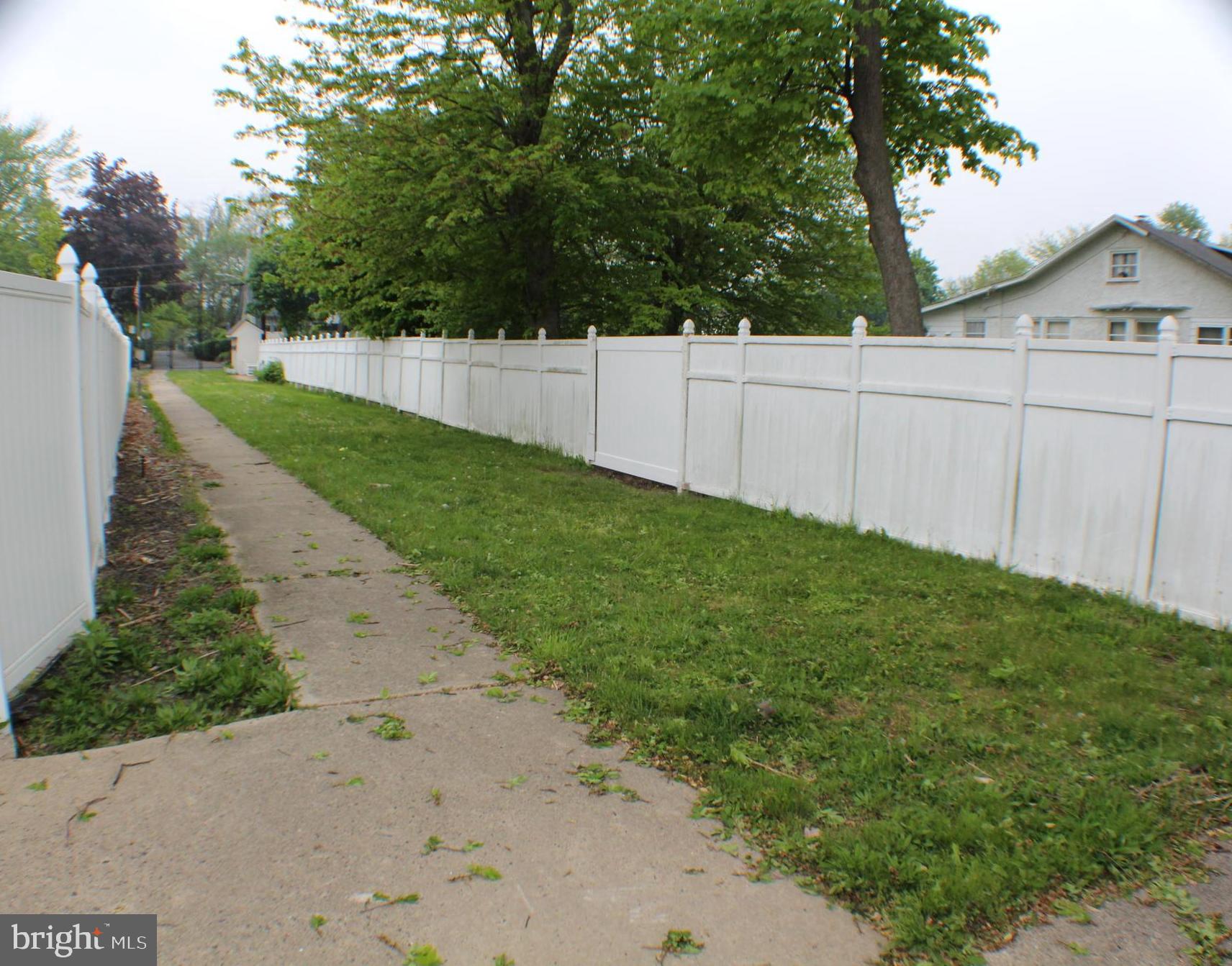 2114 River Road Bensalem, PA 19020 - Photo 25 of 27 Walkway