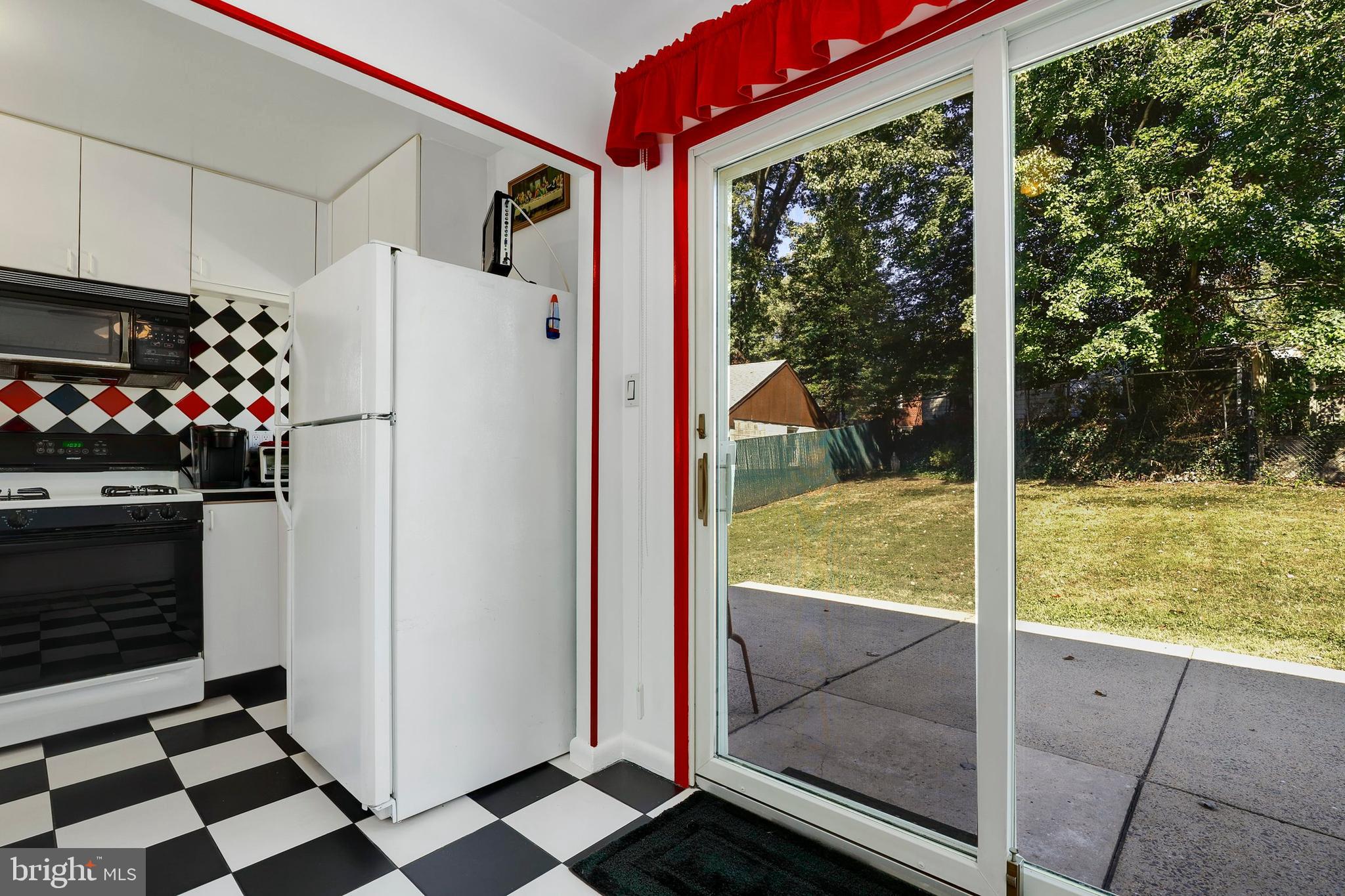 10428 Julep Avenue Silver Spring, MD 20902 - Photo 13 of 16