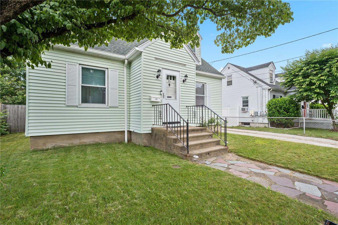 81 Rosemere Road Pawtucket, RI 02861 - Photo 2 of 34 Gallery Image 2