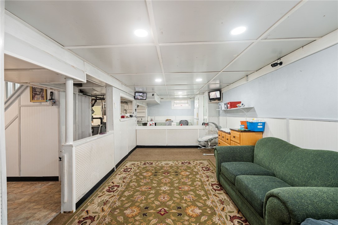 81 Rosemere Road Pawtucket, RI 02861 - Photo 21 of 34 Gallery Image 21
