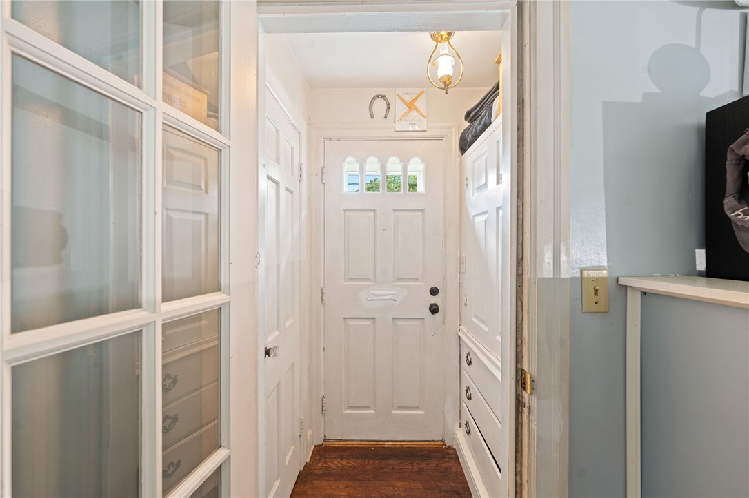 81 Rosemere Road Pawtucket, RI 02861 - Photo 3 of 34 Gallery Image 3