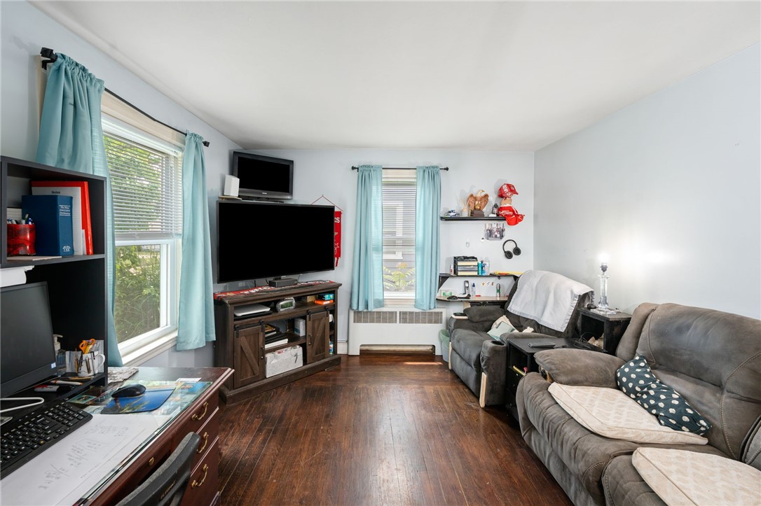 81 Rosemere Road Pawtucket, RI 02861 - Photo 5 of 34 Gallery Image 5