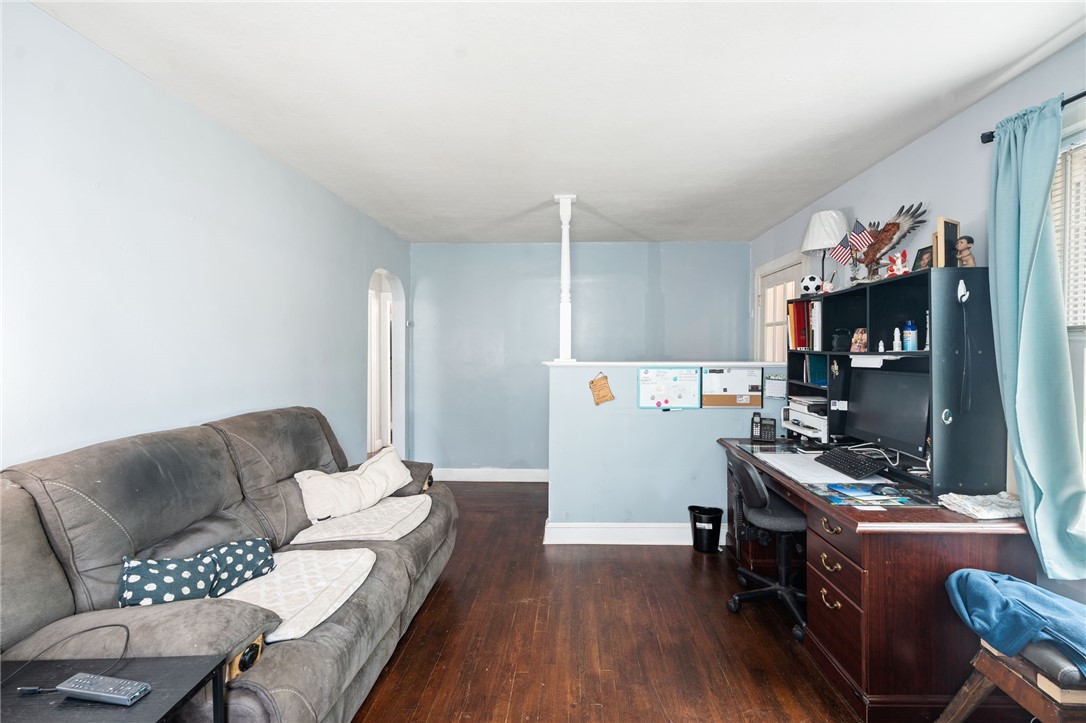 81 Rosemere Road Pawtucket, RI 02861 - Photo 6 of 34 Gallery Image 6