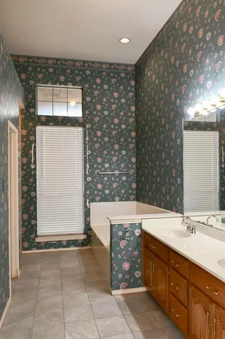 $325,000 | 2901 Lois Lane, Rowlett, TX 75088