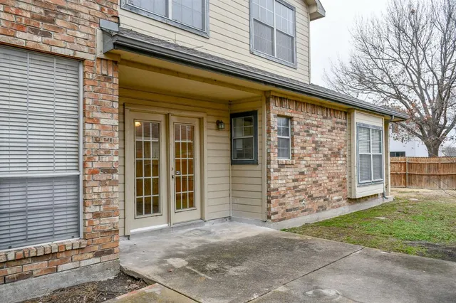 $325,000 | 2901 Lois Lane, Rowlett, TX 75088