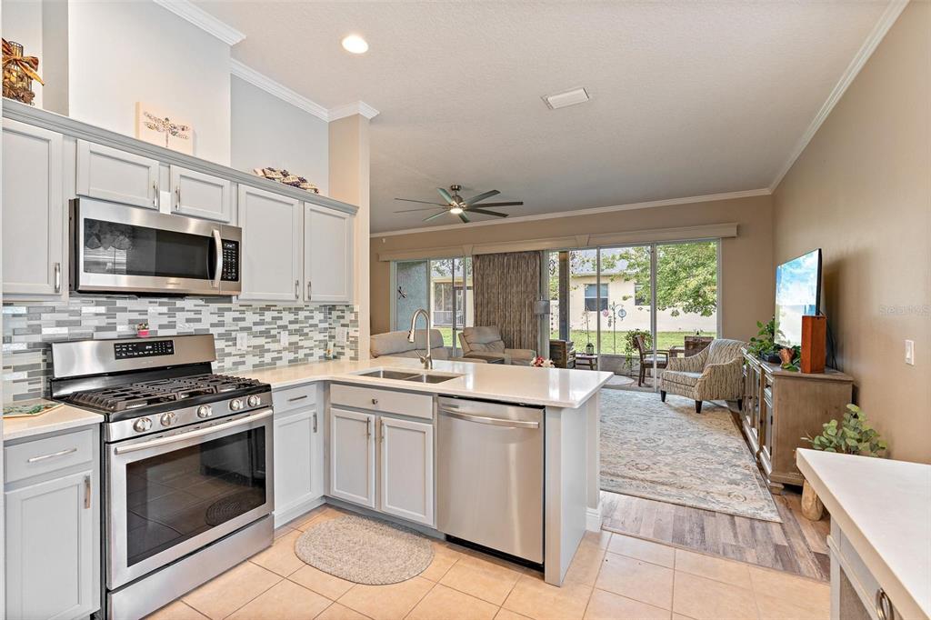 189 Balmy Coast Road Groveland, FL 34736 - Photo 16 of 45