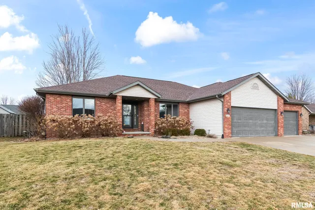 $389,900 | 5217 Manhattan Drive, Springfield, IL 62711