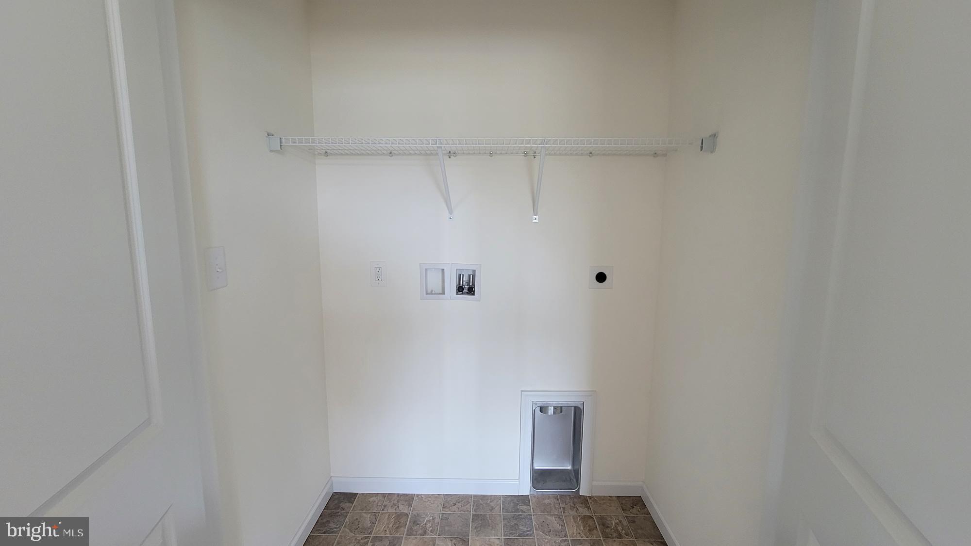 268 Ledger Drive, Unit 141 Hanover, PA 17331 - Photo 13 of 22 a view of small space