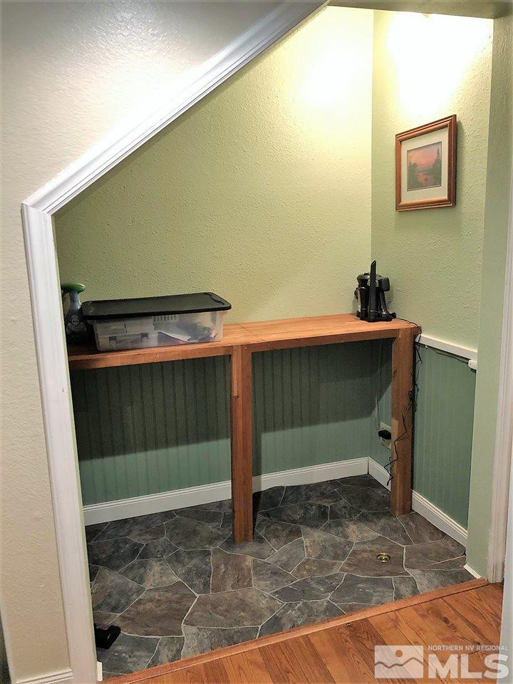 2180 Figoni Ranch Road, Unit NV Sparks, NV 89434 - Photo 15 of 39 a room with table and chair