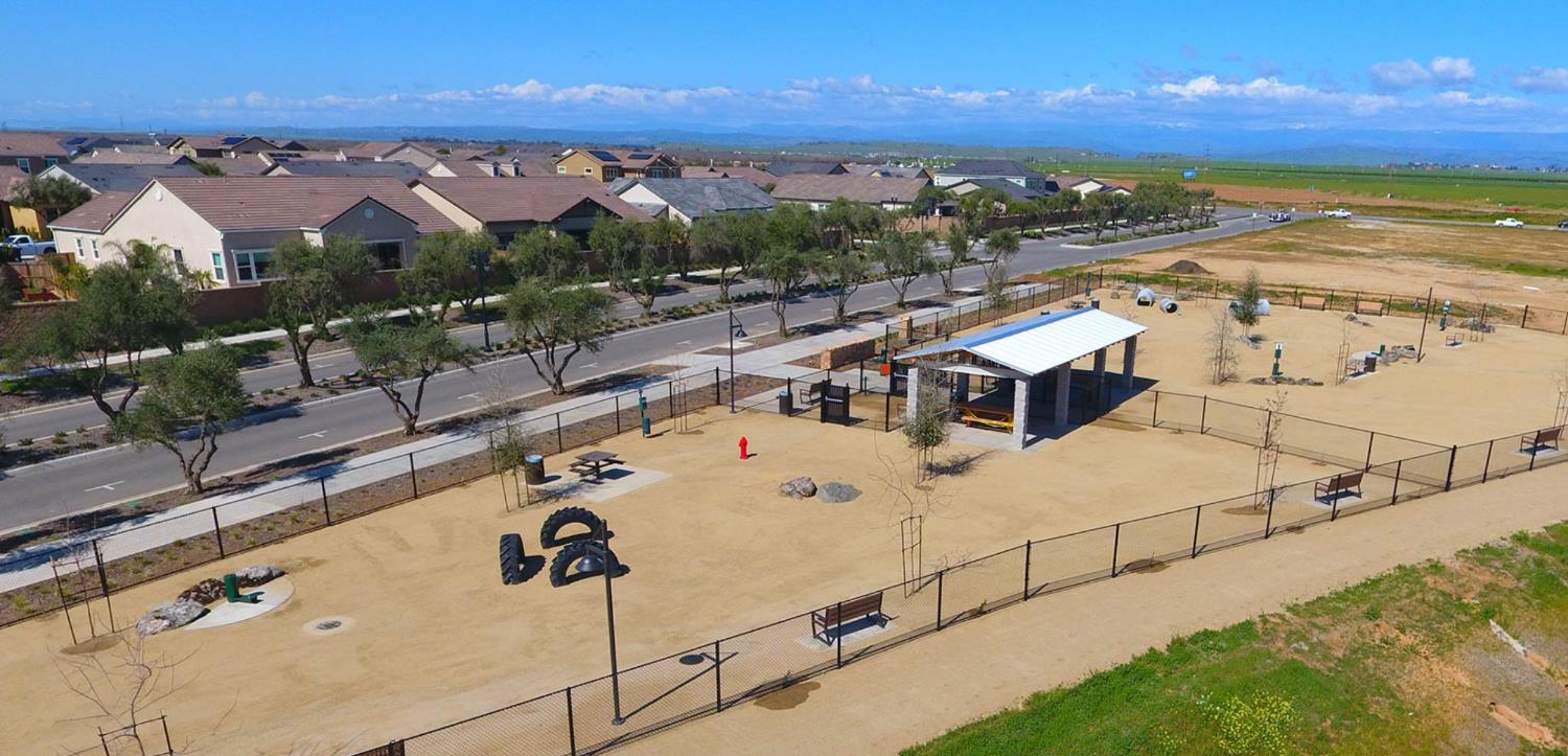 a view of a terrace with sky view