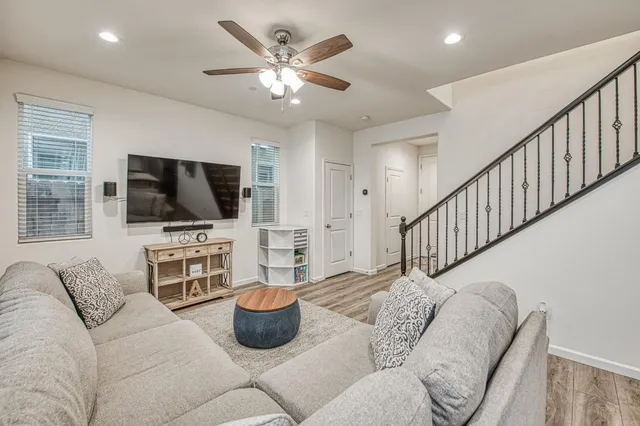 $389,999 | 123 Capstone Way South, Madera, CA 93636