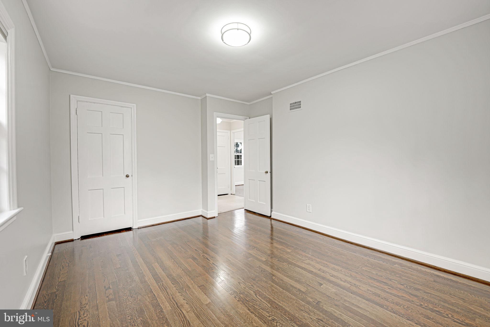 4711 Reservoir Road Northwest Washington, DC 20007 - Photo 23 of 32