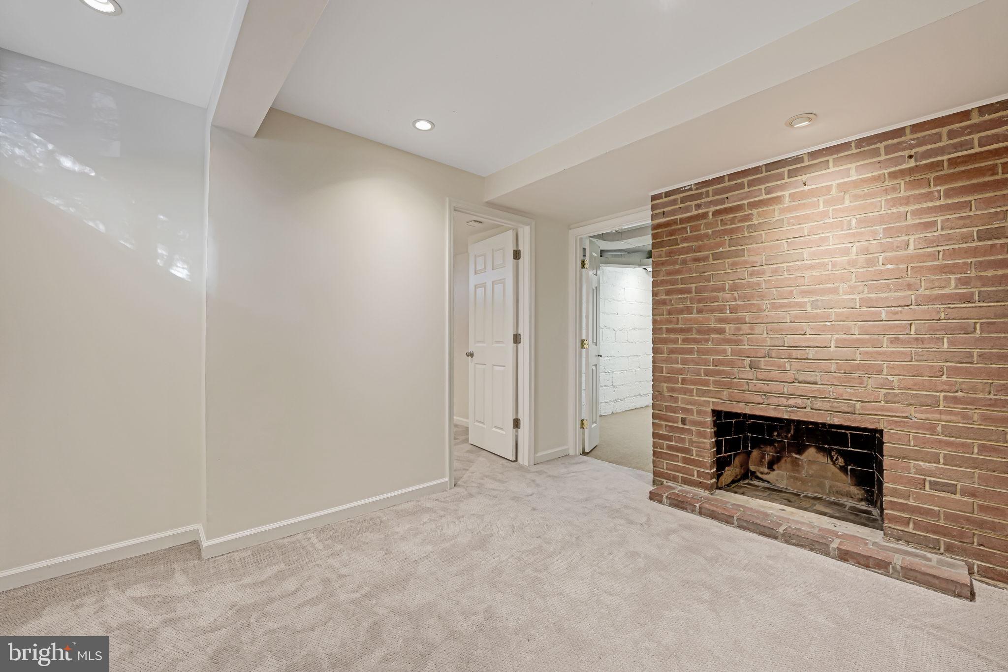 4711 Reservoir Road Northwest Washington, DC 20007 - Photo 24 of 32