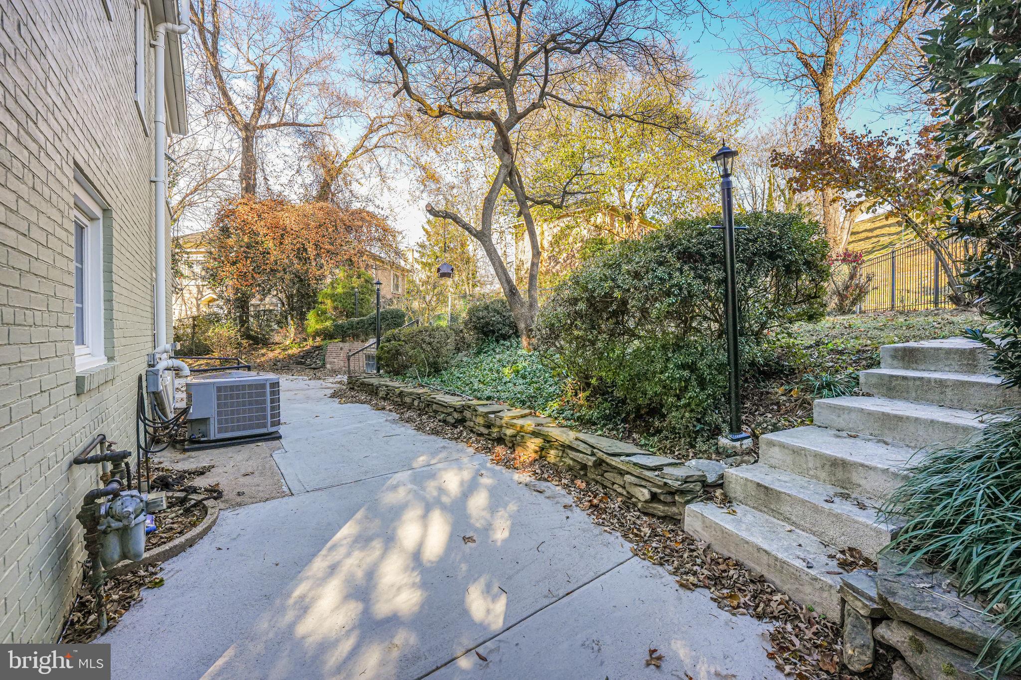 4711 Reservoir Road Northwest Washington, DC 20007 - Photo 30 of 32