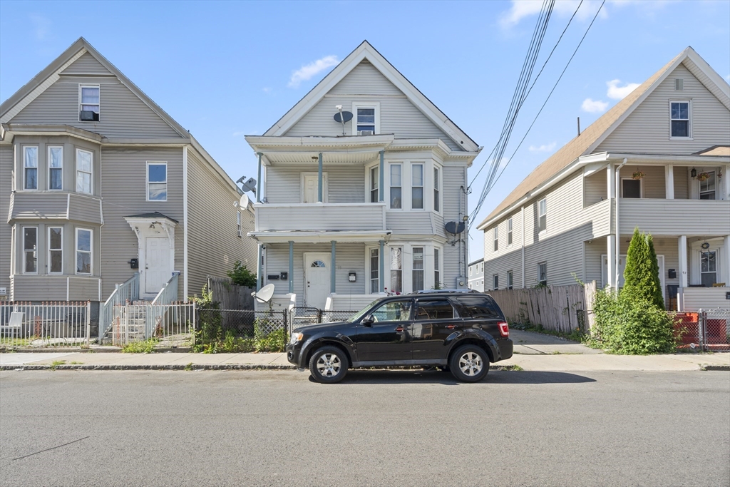 95 Myrtle Street Lawrence, MA 01841 - Photo 1 of 23