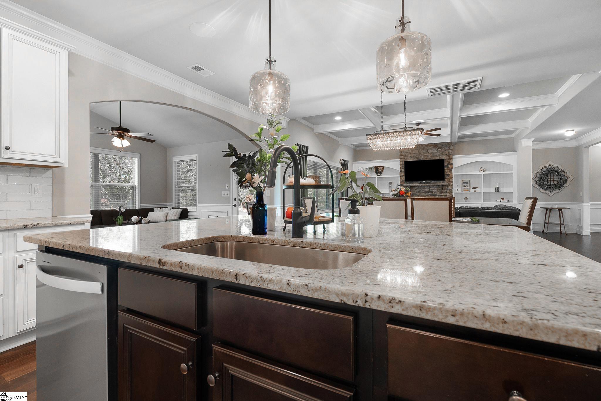 2 Sunray Ln. Simpsonville, SC 29681 - Photo 9 of 48