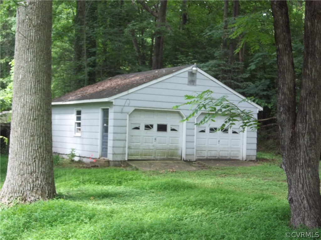 6342 Hickory Road Quinton, VA 23141 - Photo 4 of 21 Gallery Image 4