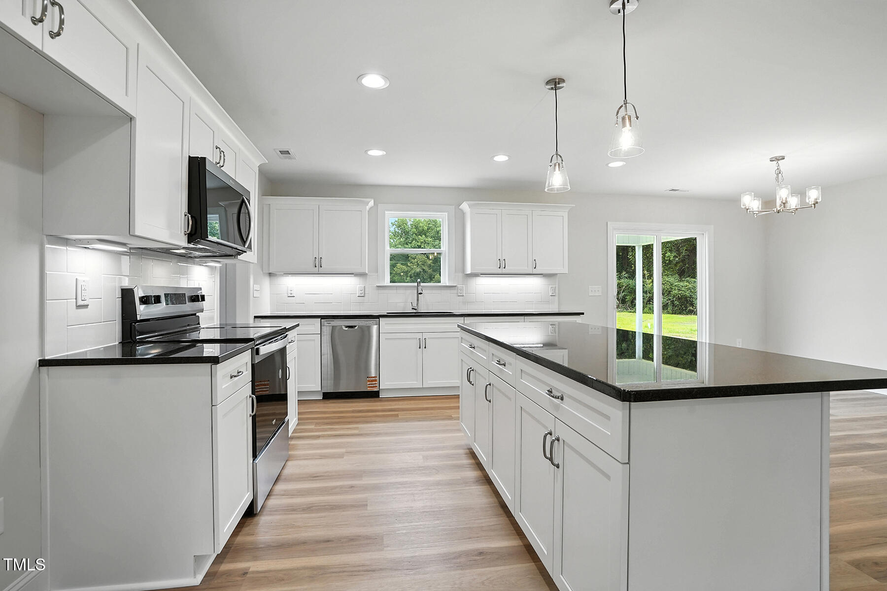 8686 Green Path Road Dunn, NC 28334 - Photo 11 of 31 Kitchen