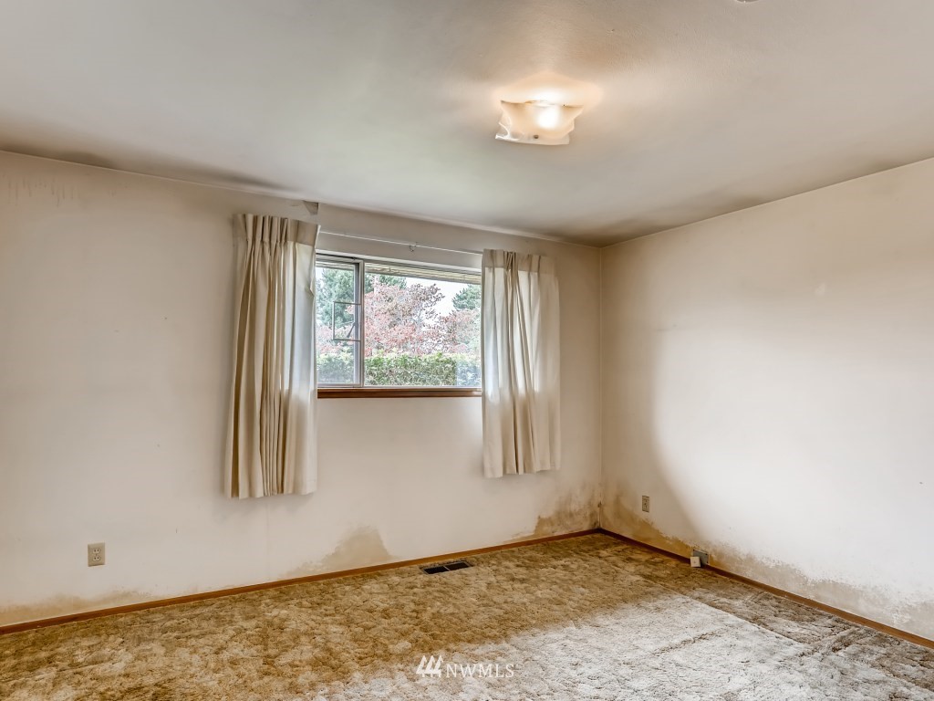 19236 106th Avenue Southeast Renton, WA 98055 - Photo 8 of 11 Gallery Image 8