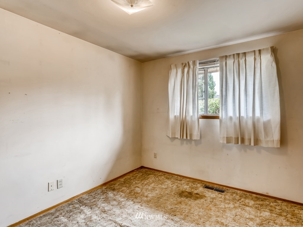 19236 106th Avenue Southeast Renton, WA 98055 - Photo 9 of 11 Gallery Image 9