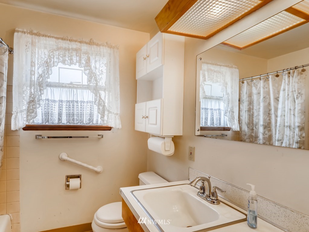 19236 106th Avenue Southeast Renton, WA 98055 - Photo 10 of 11 Gallery Image 10