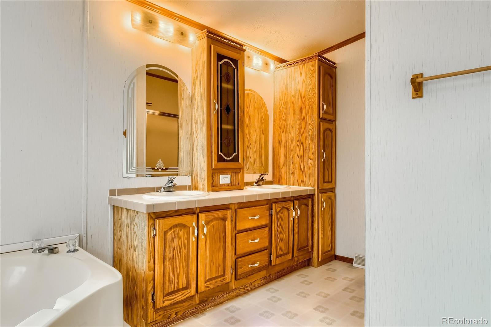 550 South Dutch Valley Road Bennett, CO 80102 - Photo 20 of 34 Gallery Image 20