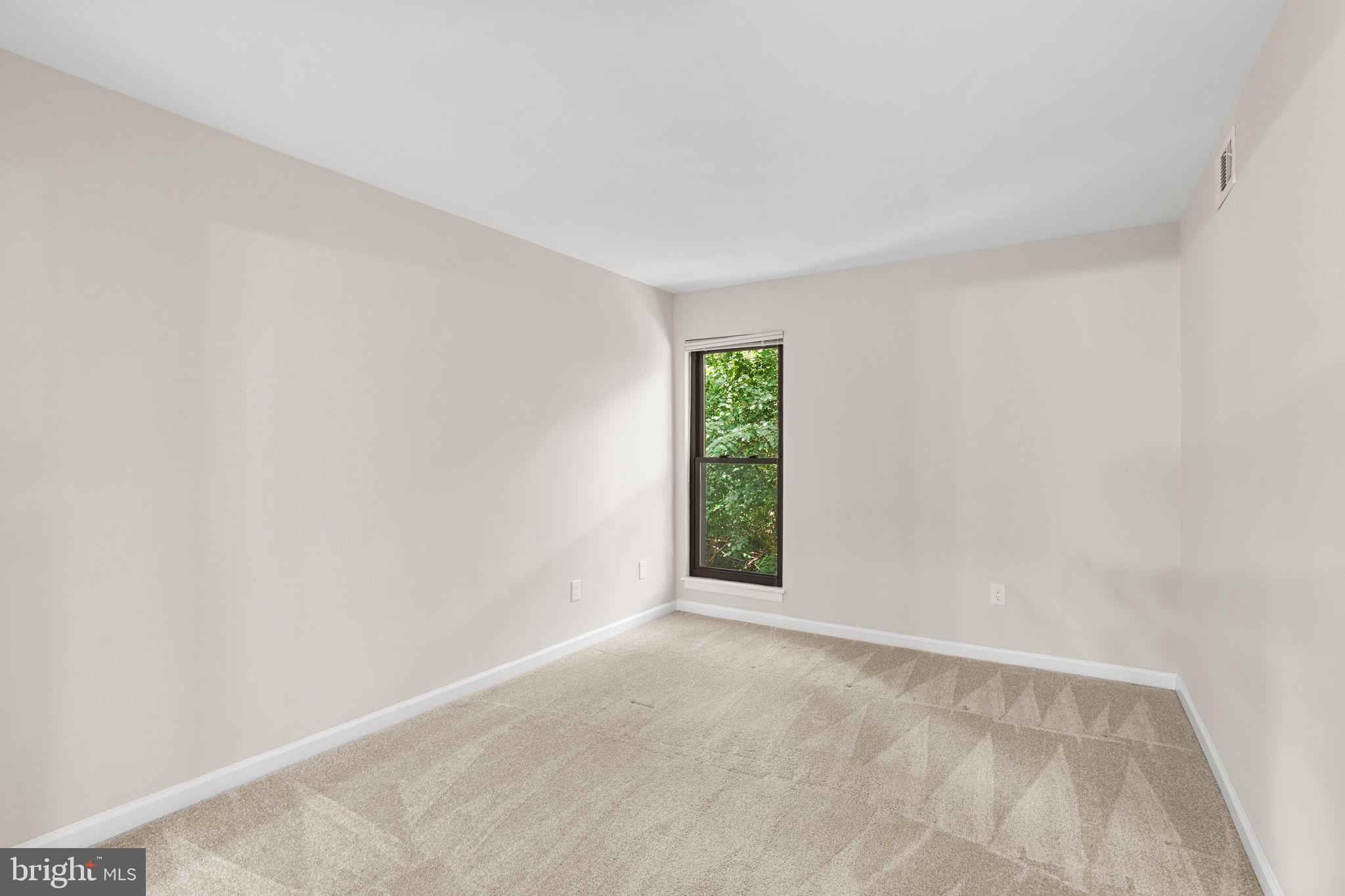 5818 Royal Ridge Drive, Unit M Springfield, VA 22152 - Photo 18 of 33