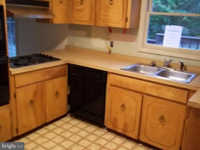 17006 Tysons Center Road Orange, VA 22960 - Photo 3 of 22 Kitchen