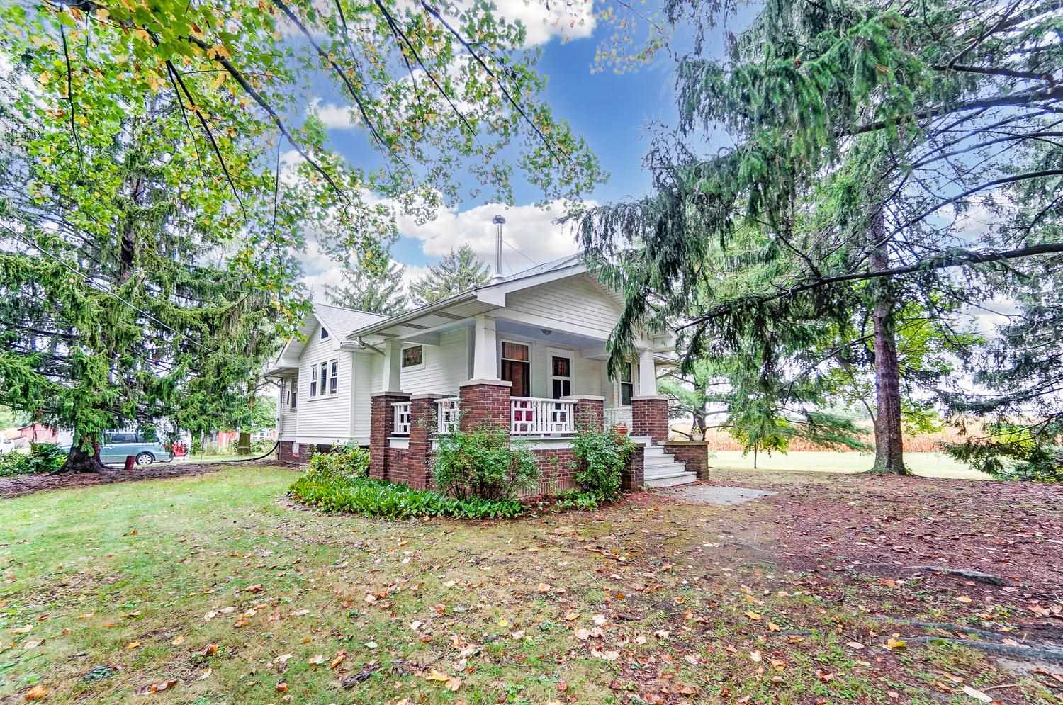 11503 Maples Road Fort Wayne, IN 46816 - Photo 2 of 28