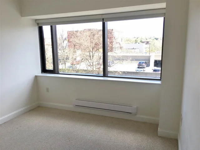 $2,512 | 875 Elm Street, Unit 417, Manchester, NH 03101