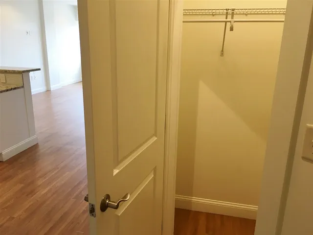 $2,512 | 875 Elm Street, Unit 417, Manchester, NH 03101