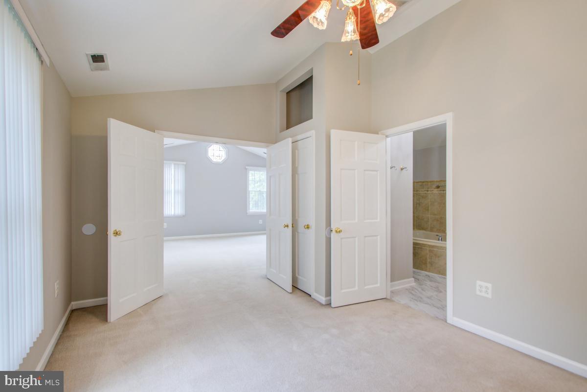 109 Summit Hall Road Gaithersburg, MD 20877 - Photo 29 of 57 Primary sitting room