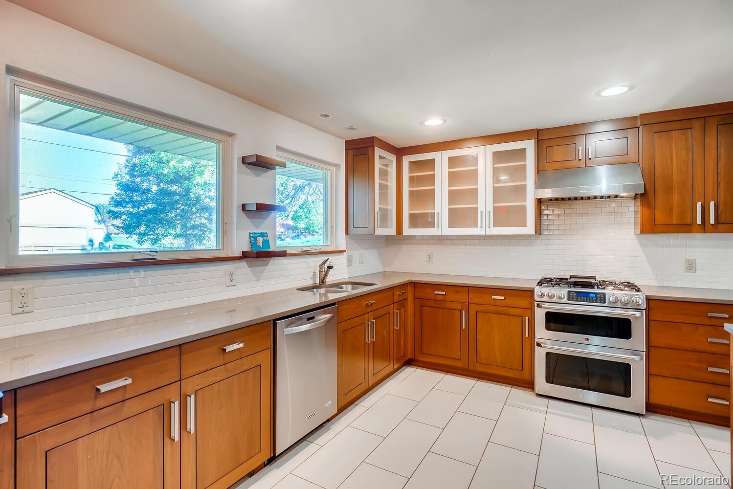 3335 Zephyr Court Wheat Ridge, CO 80033 - Photo 4 of 40