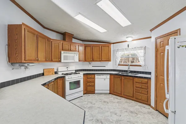 $260,000 | 4827 West Paradise Road, Battle Creek, MI 49015