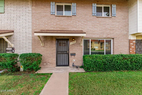 $319,990 | 1535 West Hazelwood Street, Phoenix, AZ 85015