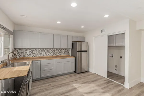 $319,990 | 1535 West Hazelwood Street, Phoenix, AZ 85015