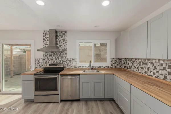 $319,990 | 1535 West Hazelwood Street, Phoenix, AZ 85015