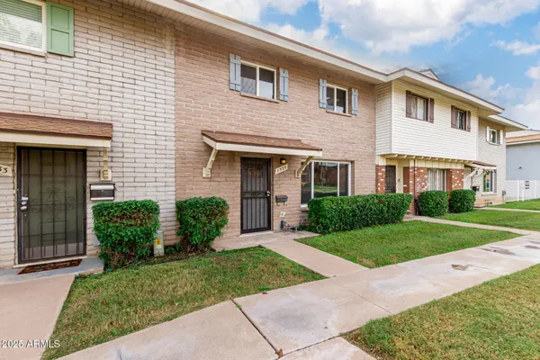 $319,990 | 1535 West Hazelwood Street, Phoenix, AZ 85015