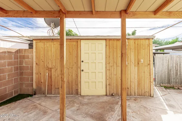 $319,990 | 1535 West Hazelwood Street, Phoenix, AZ 85015